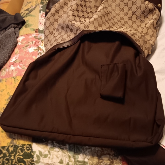 GUCCI LARGE HOBO HANDBAG! - Picture 2 of 16